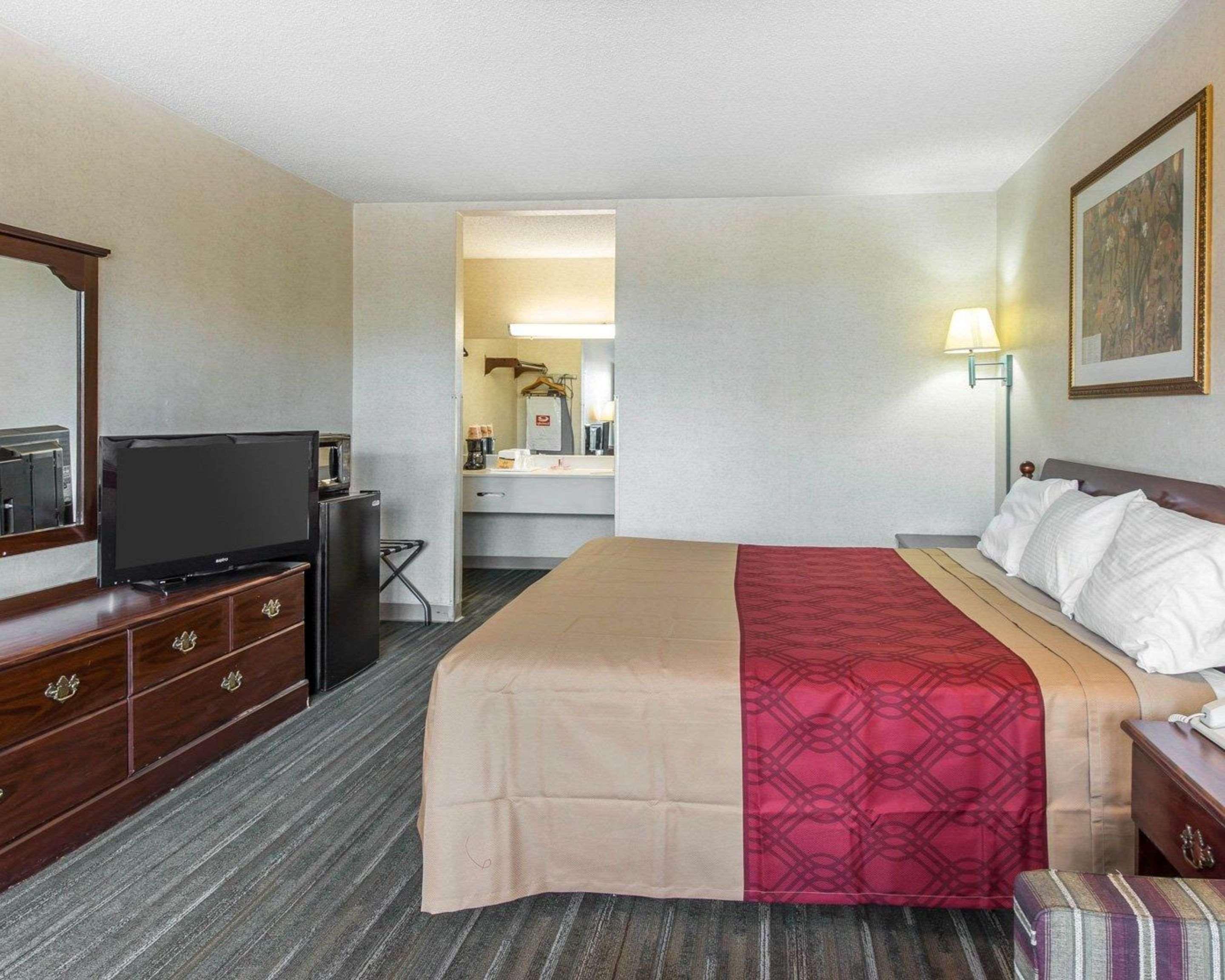 Econo Lodge Калгун Екстер'єр фото