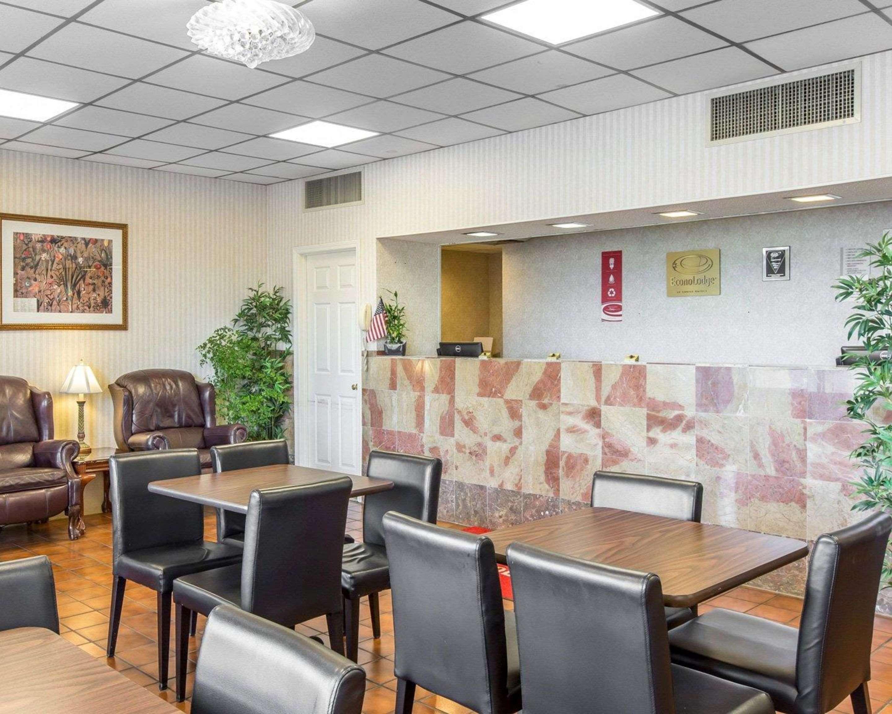 Econo Lodge Калгун Екстер'єр фото