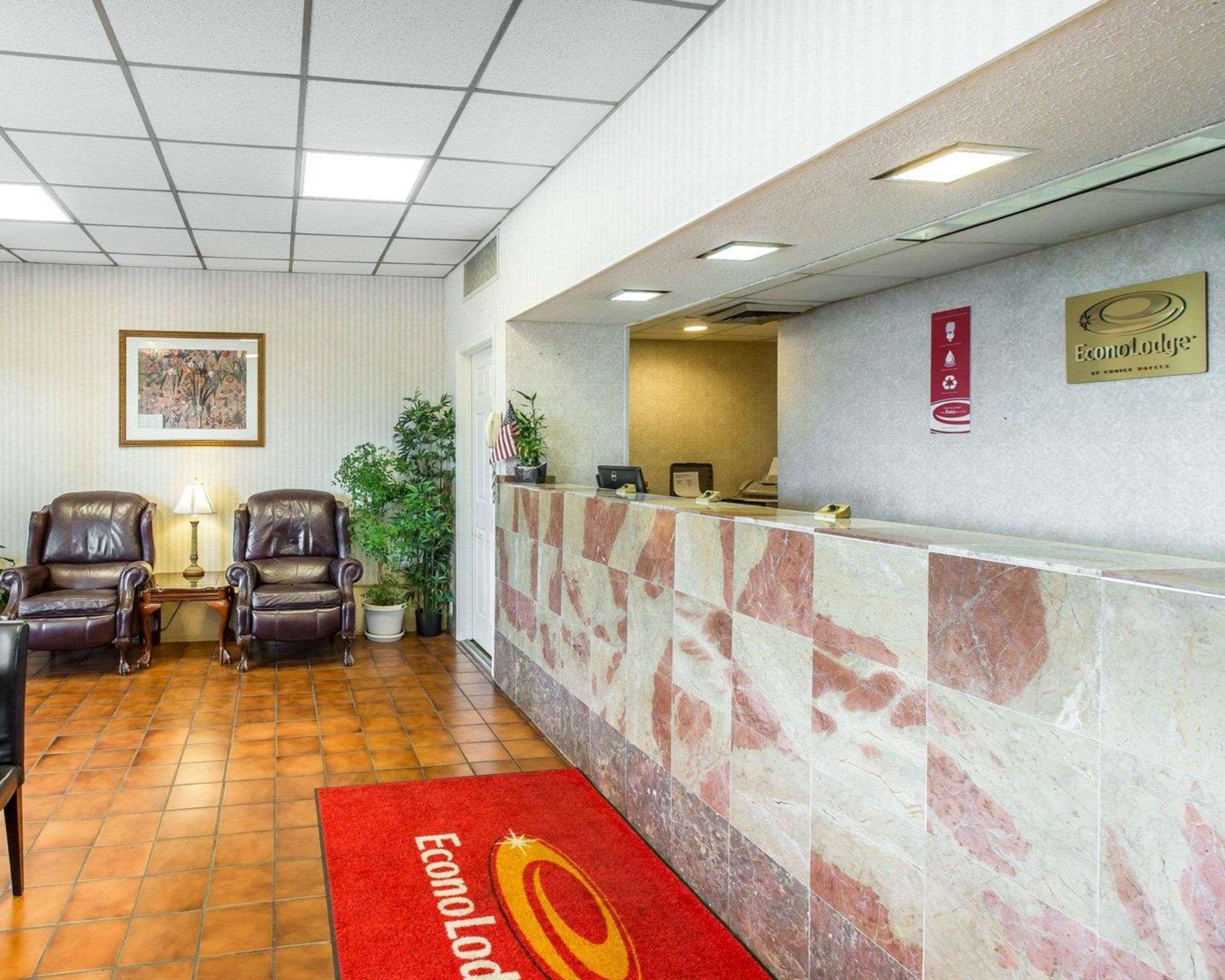 Econo Lodge Калгун Екстер'єр фото