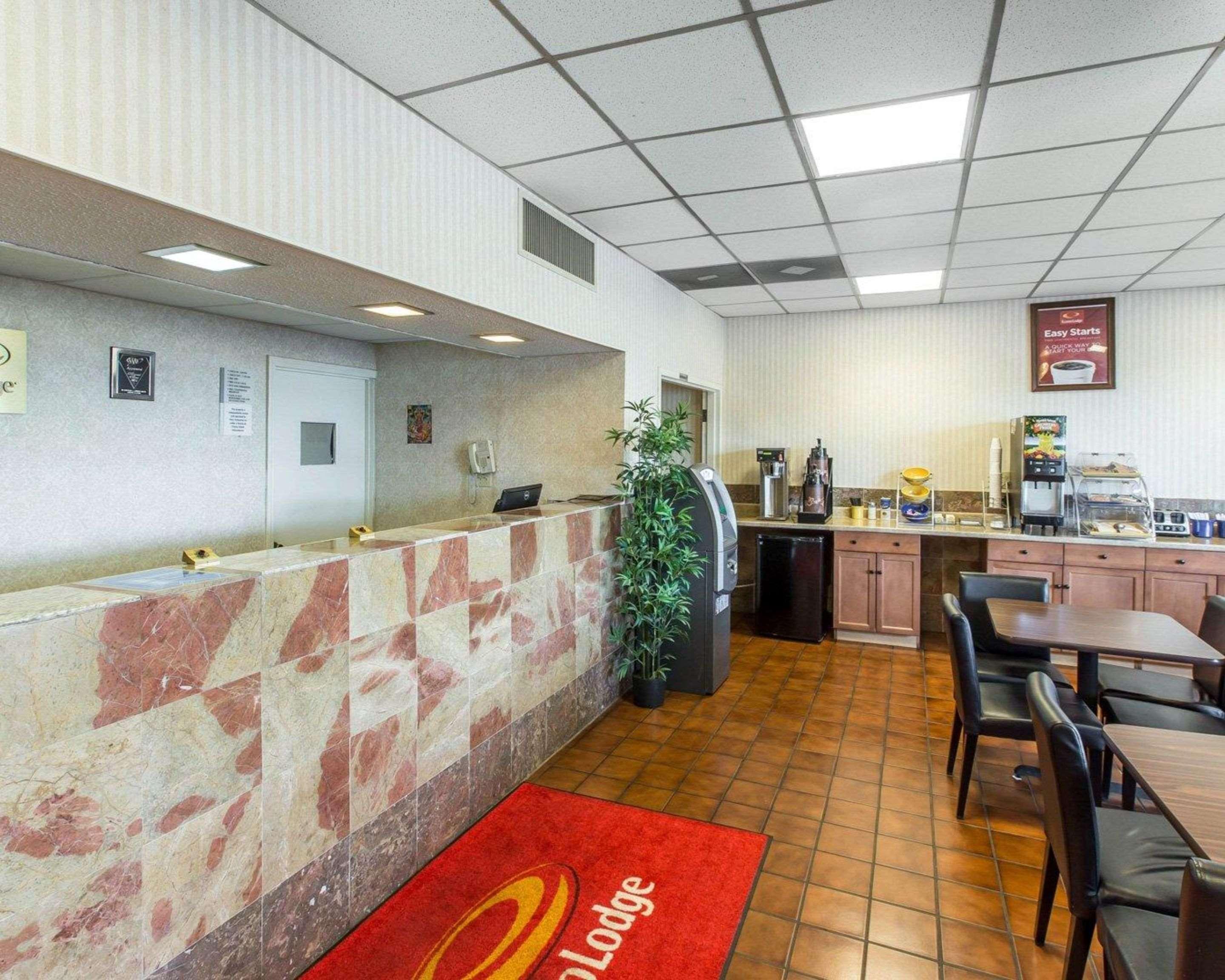 Econo Lodge Калгун Екстер'єр фото