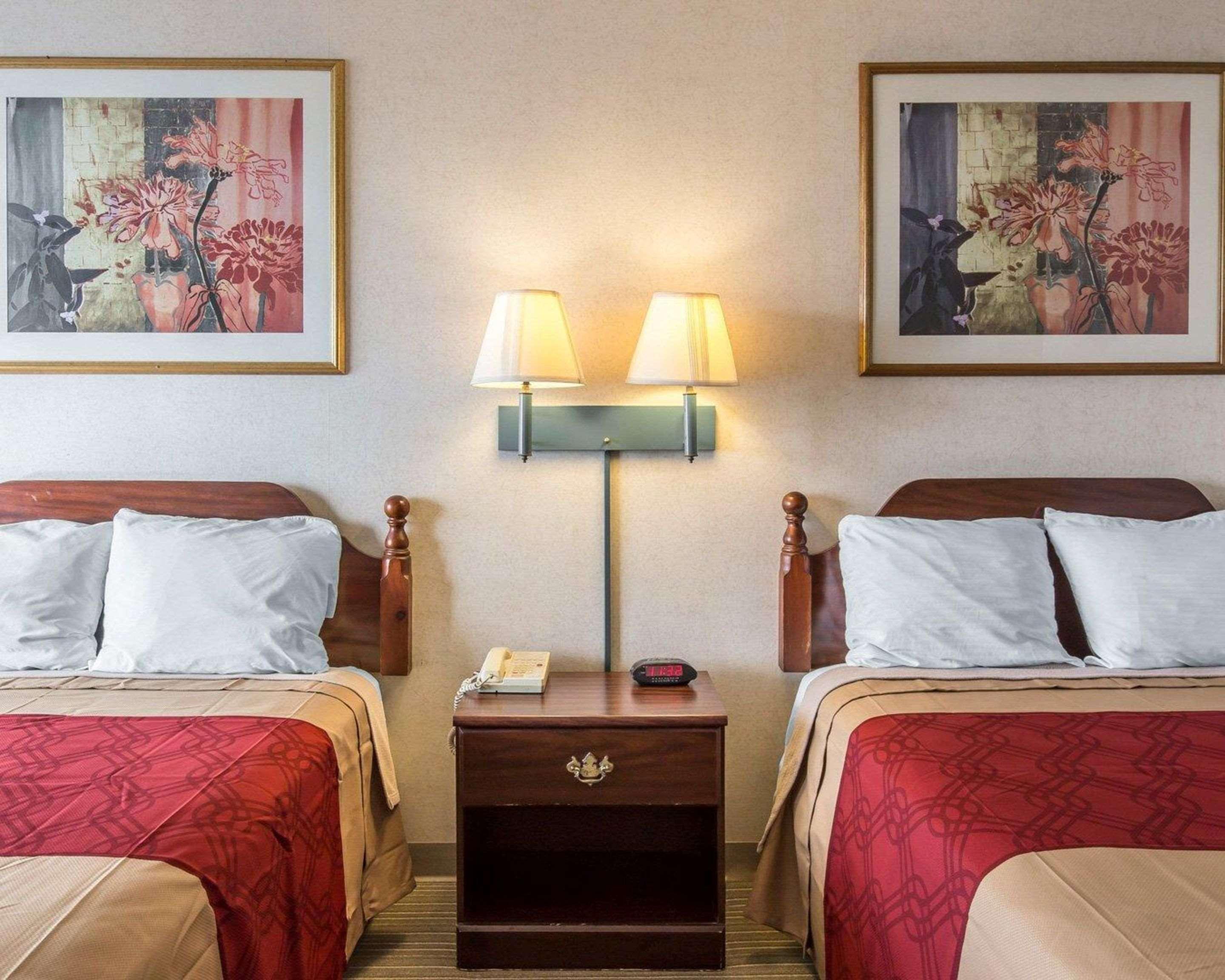 Econo Lodge Калгун Екстер'єр фото