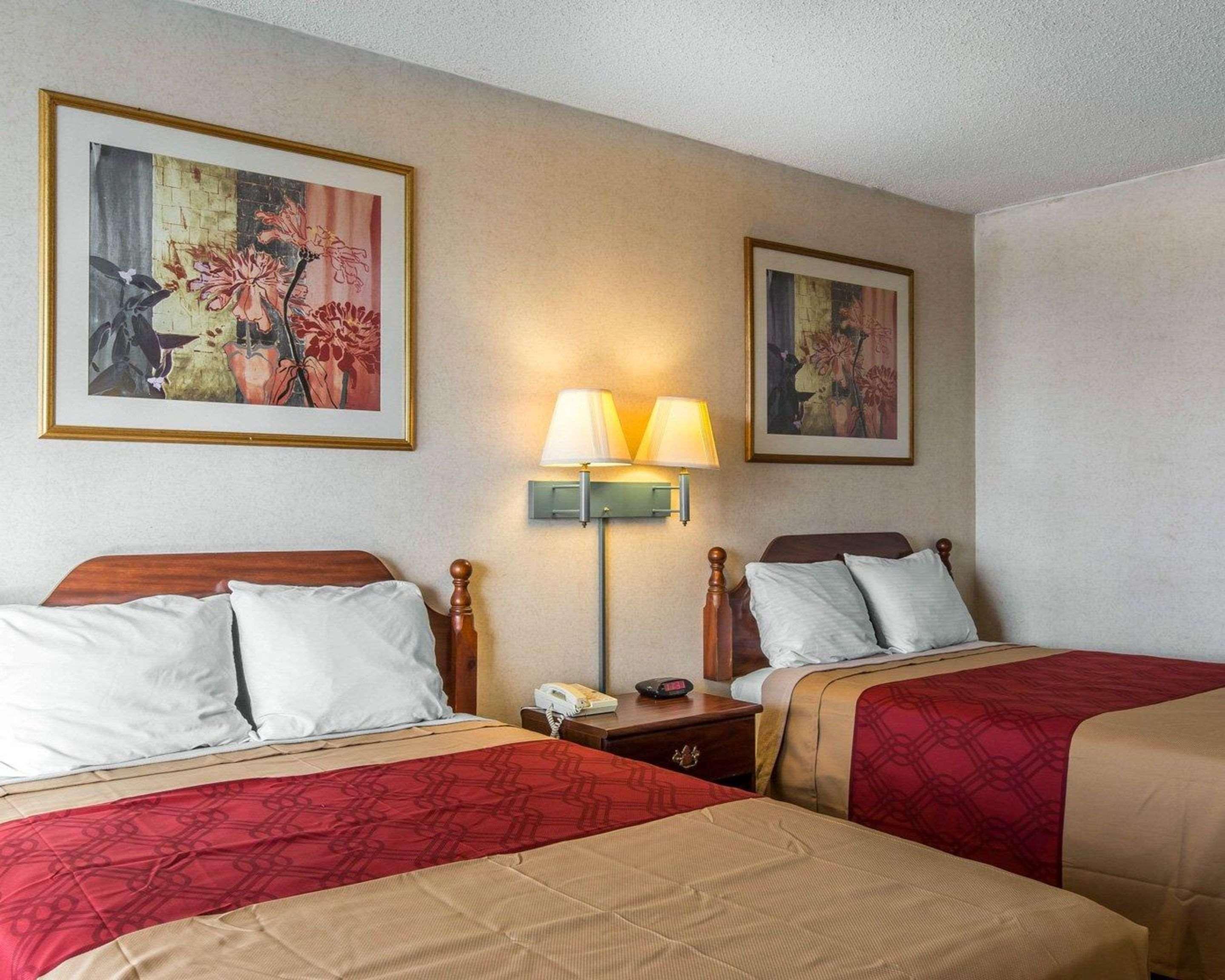 Econo Lodge Калгун Екстер'єр фото