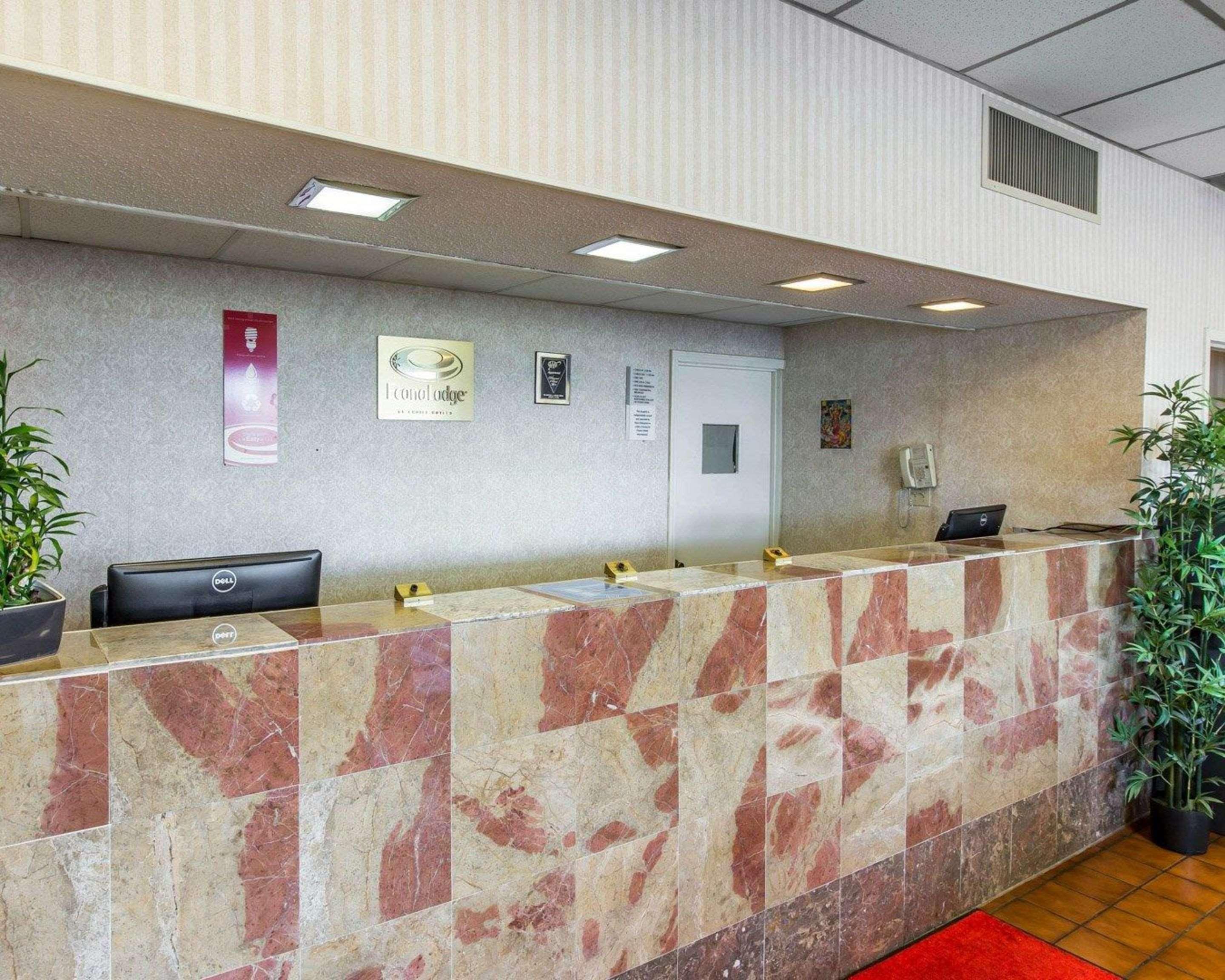 Econo Lodge Калгун Екстер'єр фото
