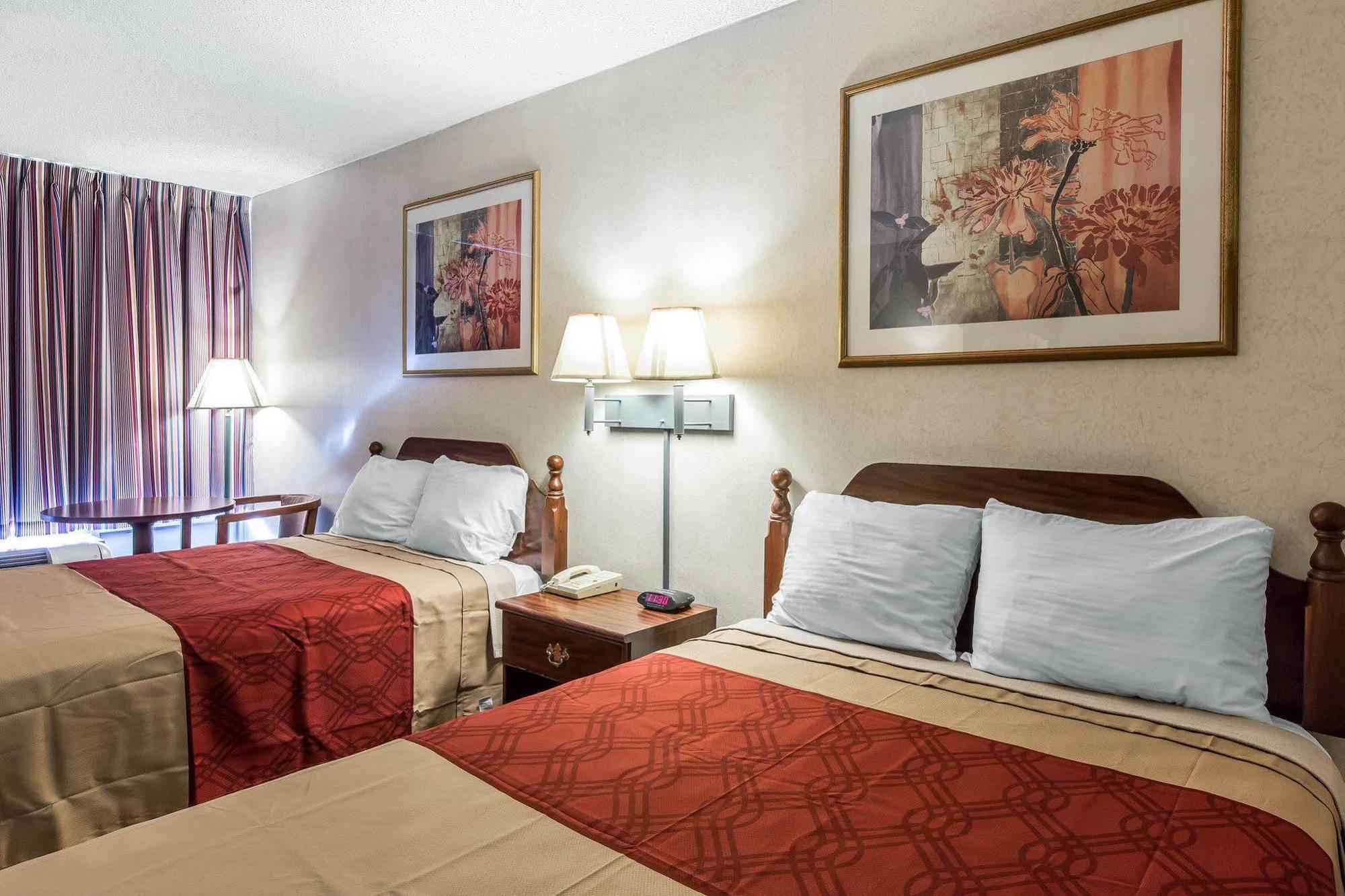 Econo Lodge Калгун Екстер'єр фото