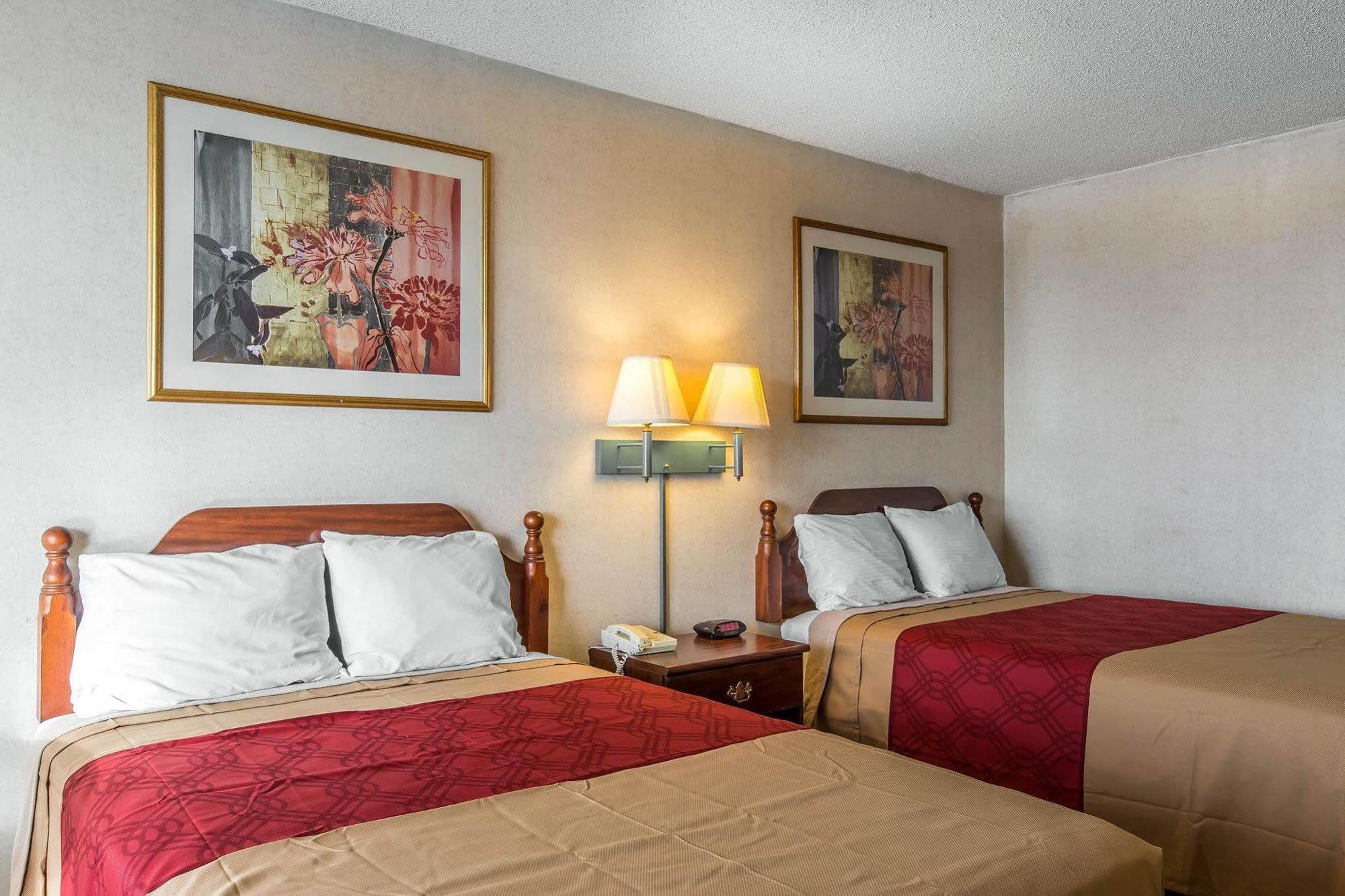 Econo Lodge Калгун Екстер'єр фото