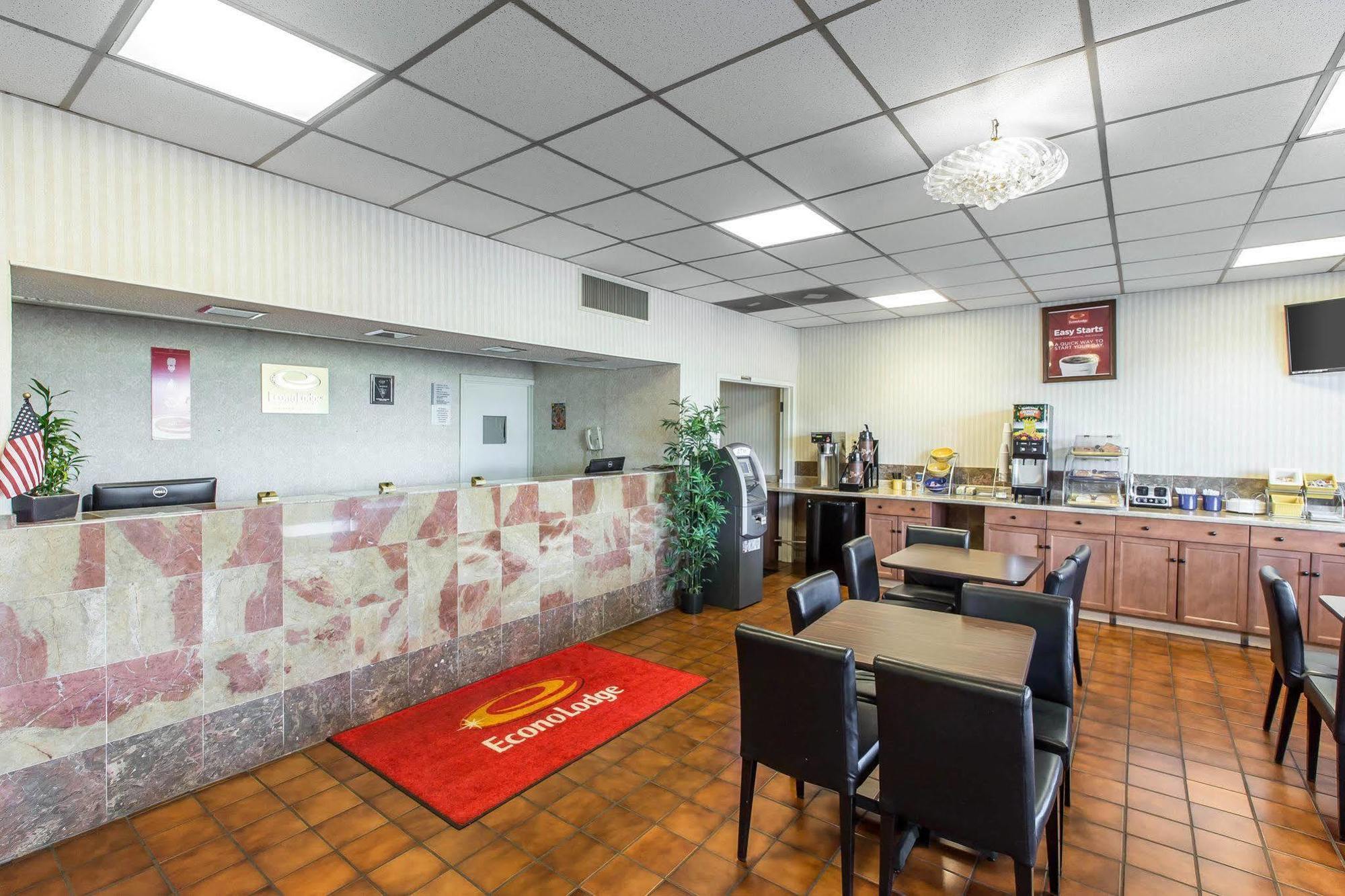 Econo Lodge Калгун Екстер'єр фото