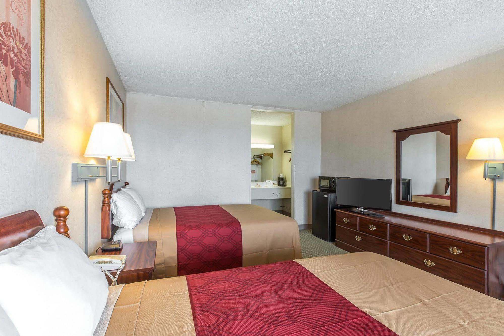 Econo Lodge Калгун Екстер'єр фото